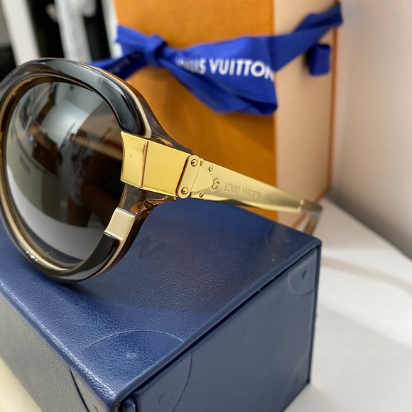 LOUIS VUITTON Soupçon SUNGLASSES  +  (case & box) - Picture 5 of 8